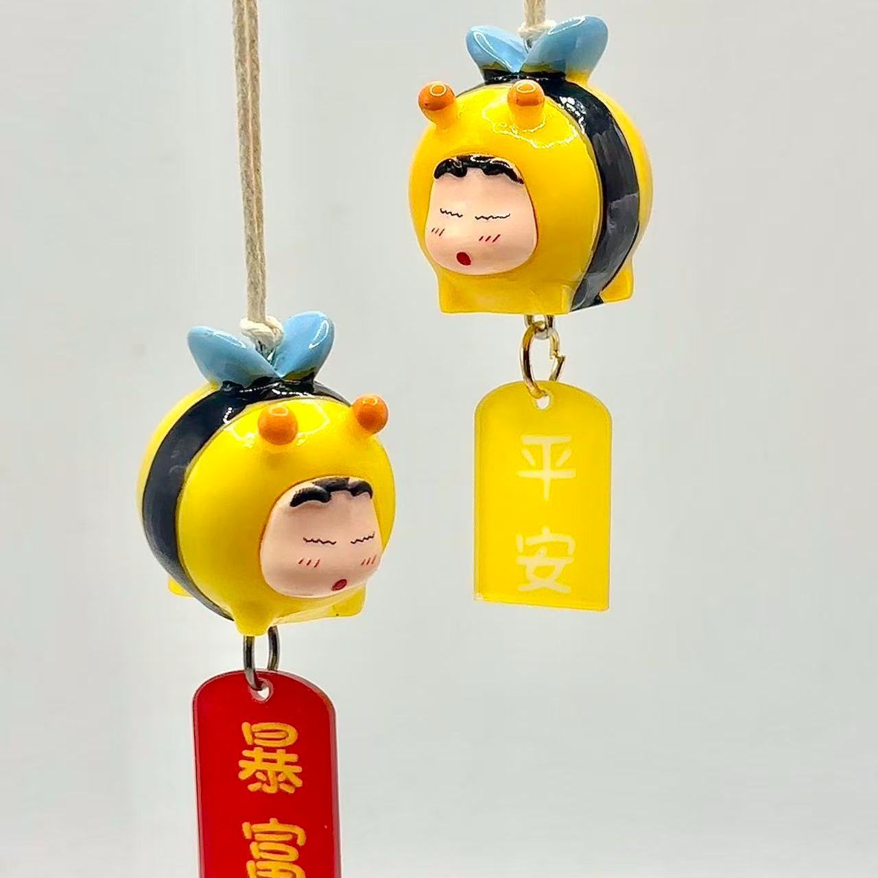 Car Accessories Parts - Crayon Shin-chan Bee Cosplay Figure Car